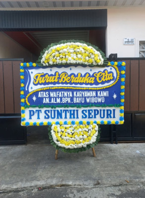Papan Bunga Duka di Wetar Utara