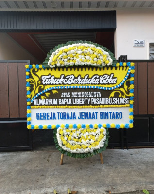 Papan Bunga Duka di Wetar Utara